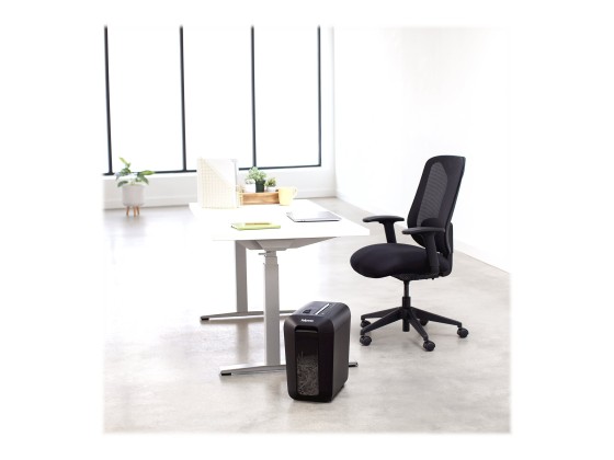1 Destructeur FELLOWES LX65 22 L coupe croisée 10 feuilles