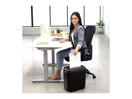 1 Destructeur FELLOWES LX65 22 L coupe croisée 10 feuilles