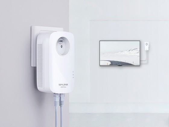TP-LINK AV2000 2-Port Gigabit Passthrough Powerline Starter Kit 2000Mbps Powerline Data Rate Line-Neutral/Line-Ground 2x2 MIMO 2
