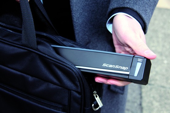 RICOH ScanSnap S1100i Scanner A4 color USB2.0 simplex 5.2sec per page USB Win und Mac ABBYY FineReader (P)