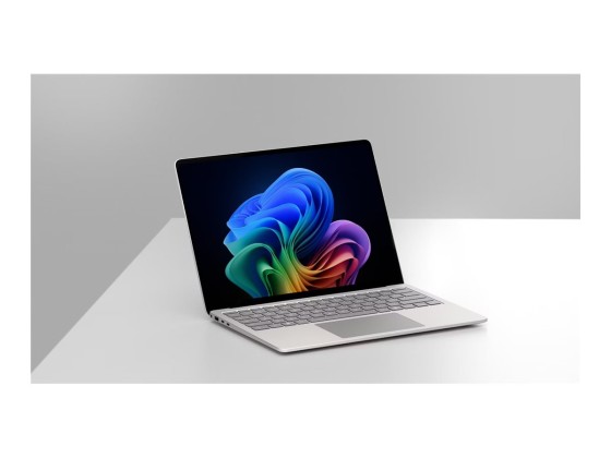 Microsoft Surface Laptop - Ecran Tactile 13.8" - Copilot+ PC - Snapdragon X Elite - 16Go RAM - 512Go SSD - Windows 11 Home - Platine (7ème Edition)