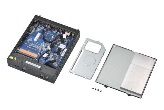 Shuttle XPC slim Barebone DS50U, Intel Celeron 7305, 2x LAN (1x 2.5Gbit ,1x 1Gbit), 1xCOM,1xHDMI,1xDP, 1x VGA, fanless, fonctionnement permanent 24/7