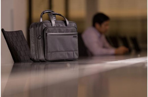 Kensington Sacoche Contour™ 2.0 Business pour ordinateur portable 15,6"