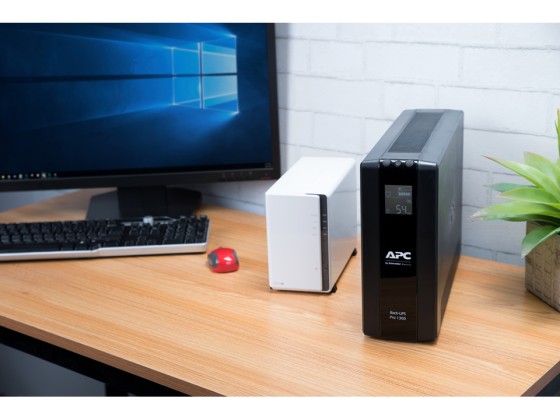 APC Back UPS Pro BR 1300VA 8 Outlets AVR LCD Interface