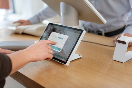 HP Engage One 10t - Affichage client - 10.1" - écran tactile - 1280 x 800 @ 60 Hz - IPS - 500 cd/m² - 800:1 - 25 ms - USB-C - blanc céramique - pour Engage One 145