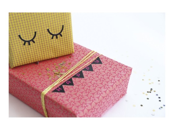 1 Carton de 30 Rouleaux de papier cadeau assortis 2 mx 70 cm