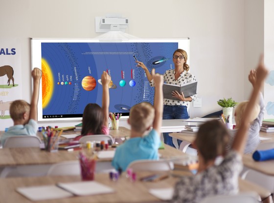 EPSON EB-1485Fi 3LCD Full HD Ultra-short distance projector 5000 Lumen 0.27:1-0.37:1 incl. finger touch unit