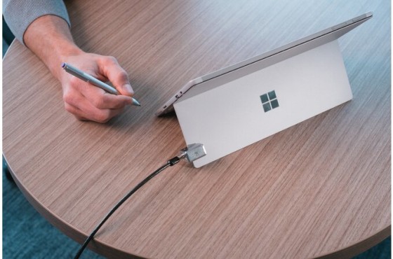 Kensington - Câble de sécurité - 1.8 m - pour Microsoft Surface Go, Go 2, Go 3, Pro (Mi-2017), Pro 4, Pro 6, Pro 7, Pro 7+, Pro 8