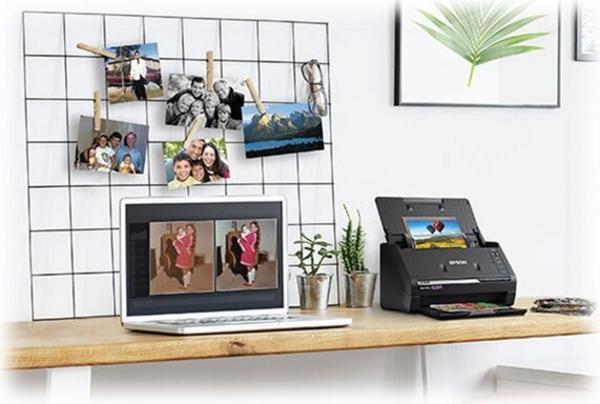 EPSON FastFoto FF-680W Document scanner Contact Image SensorCIS Duplex A4 600x600dpi 45ppm mono/45ppm colour ADF USB 3.0 Wi-Fi