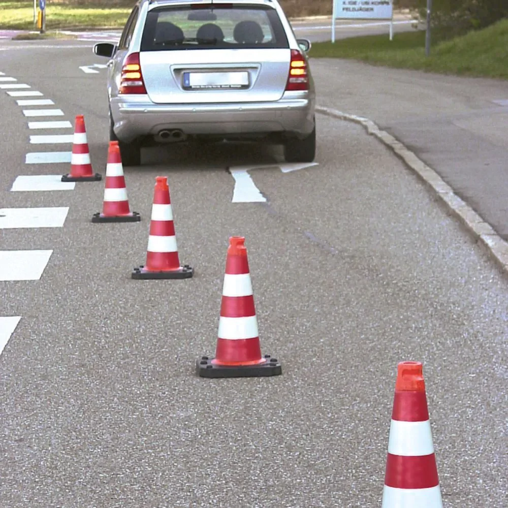 CONE DE SIGNALISATION H. 500MM