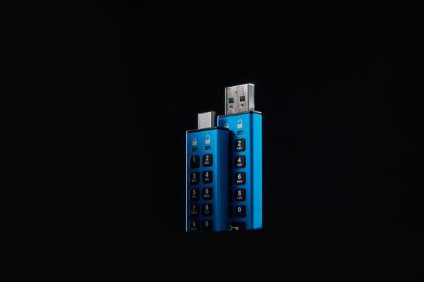 KINGSTON 16Go IronKey Keypad 200 FIPS 140-3 Lvl 3 Pending AES-256 Encrypted