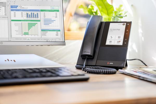 POLY Téléphone multimédia professionnel CCX 500 pour Microsoft Teams et compatible PoE