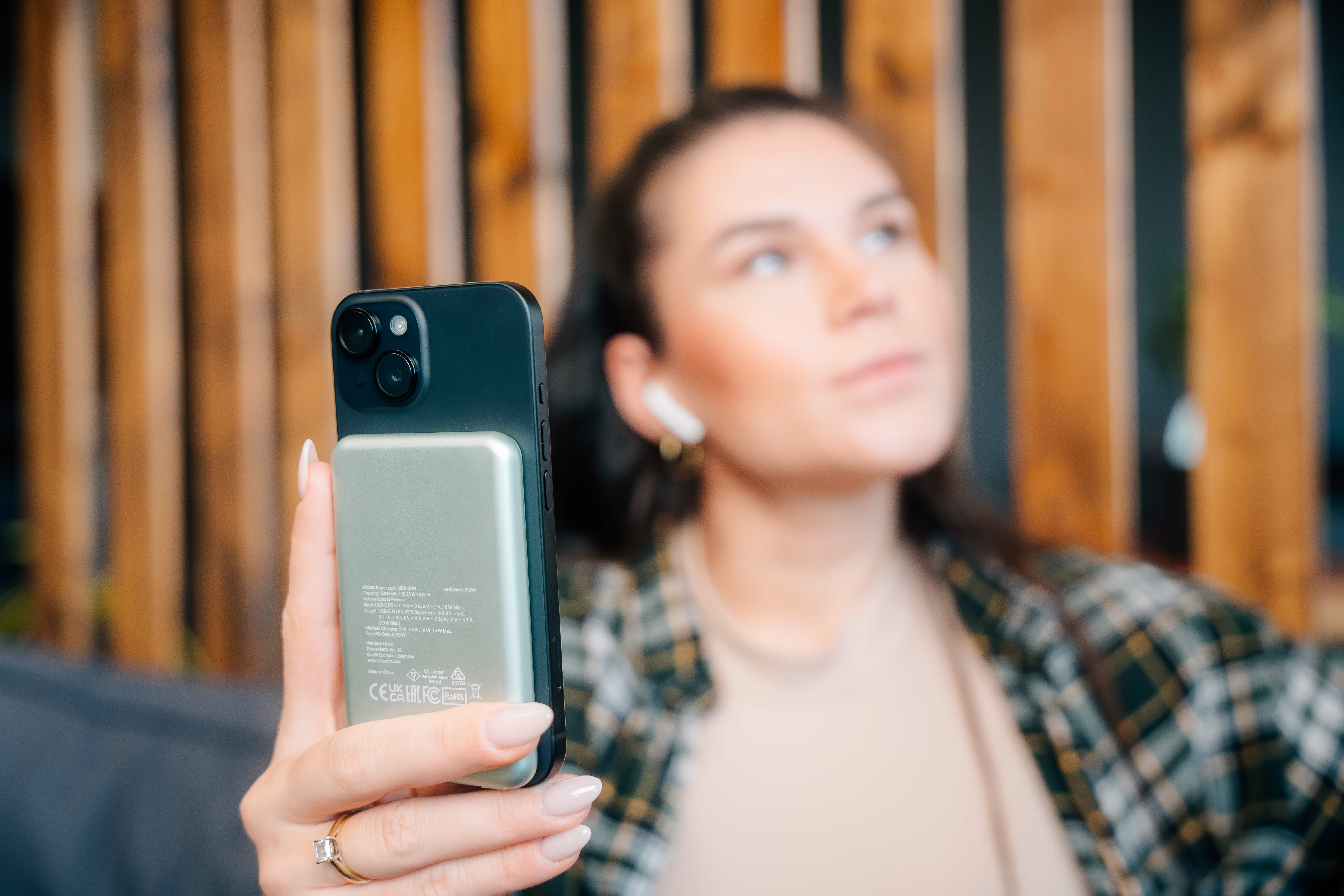 Verbatim Charge 'n' Go Lithium Polymère (LiPo) 5000 mAh Recharge sans fil Vert