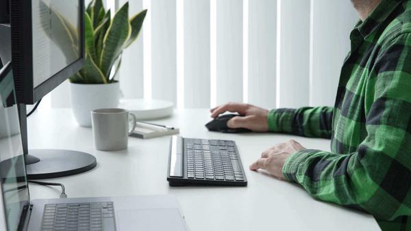 Targus Sustainable Energy Harvesting EcoSmart clavier Universel Bluetooth AZERTY Français Noir