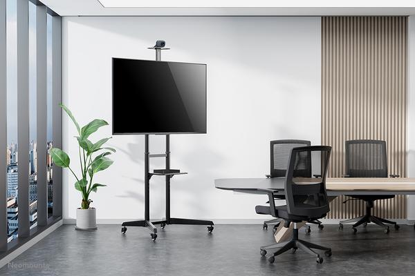 NEOMOUNTS FL50-550BL1 Support au sol mobile pour écran 37-70p - étagère multimédia et support caméra inclus