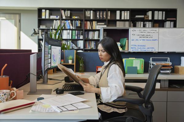 HP 925 Ergonomic Vertical Wireless Mouse