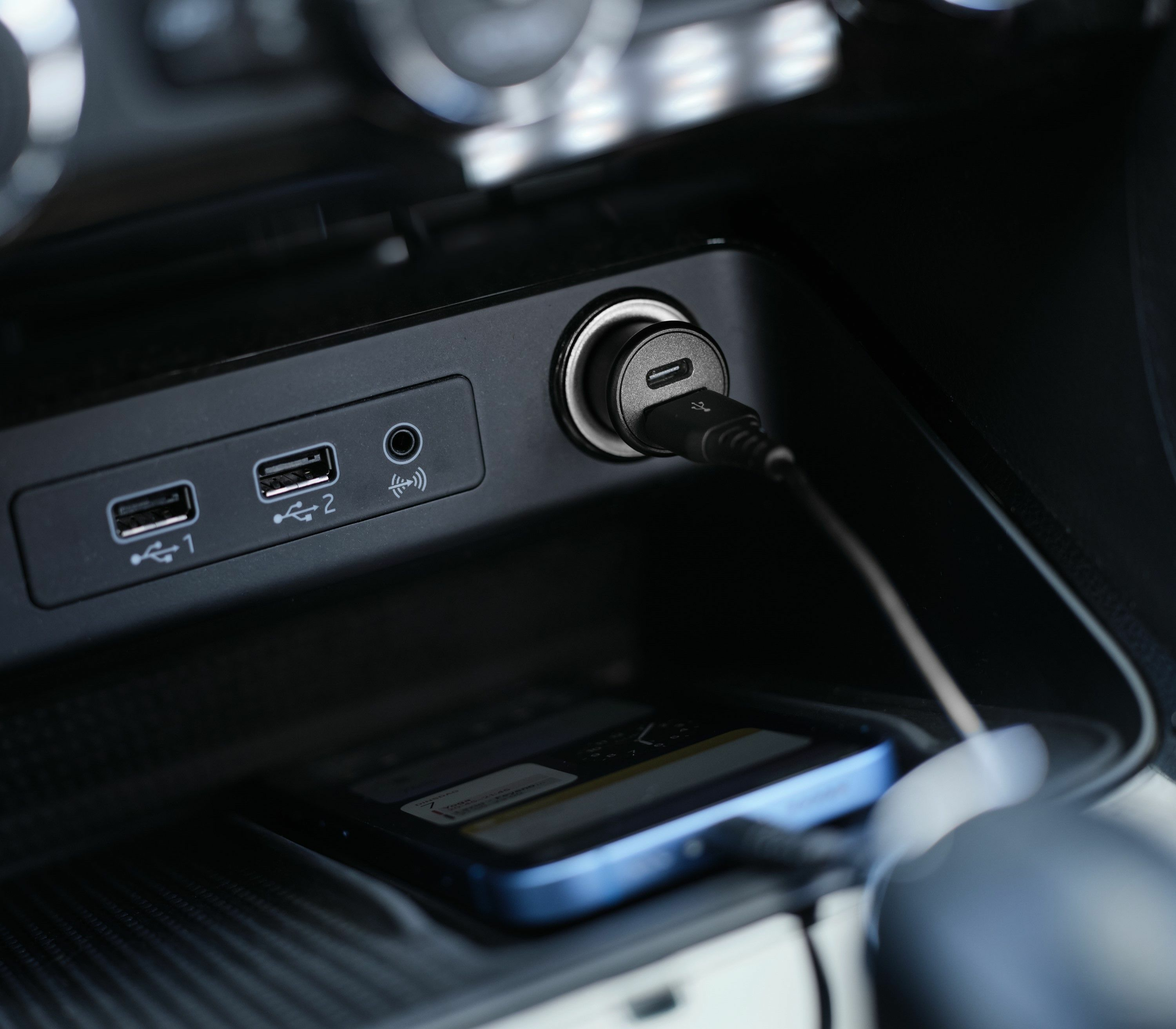 TRUST MAXO 38W Car Charger