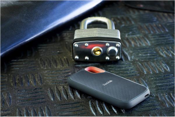 SanDisk Extreme Portable - SSD - chiffré - 1 To - externe (portable) - USB 3.2 Gen 2 - AES 256 bits