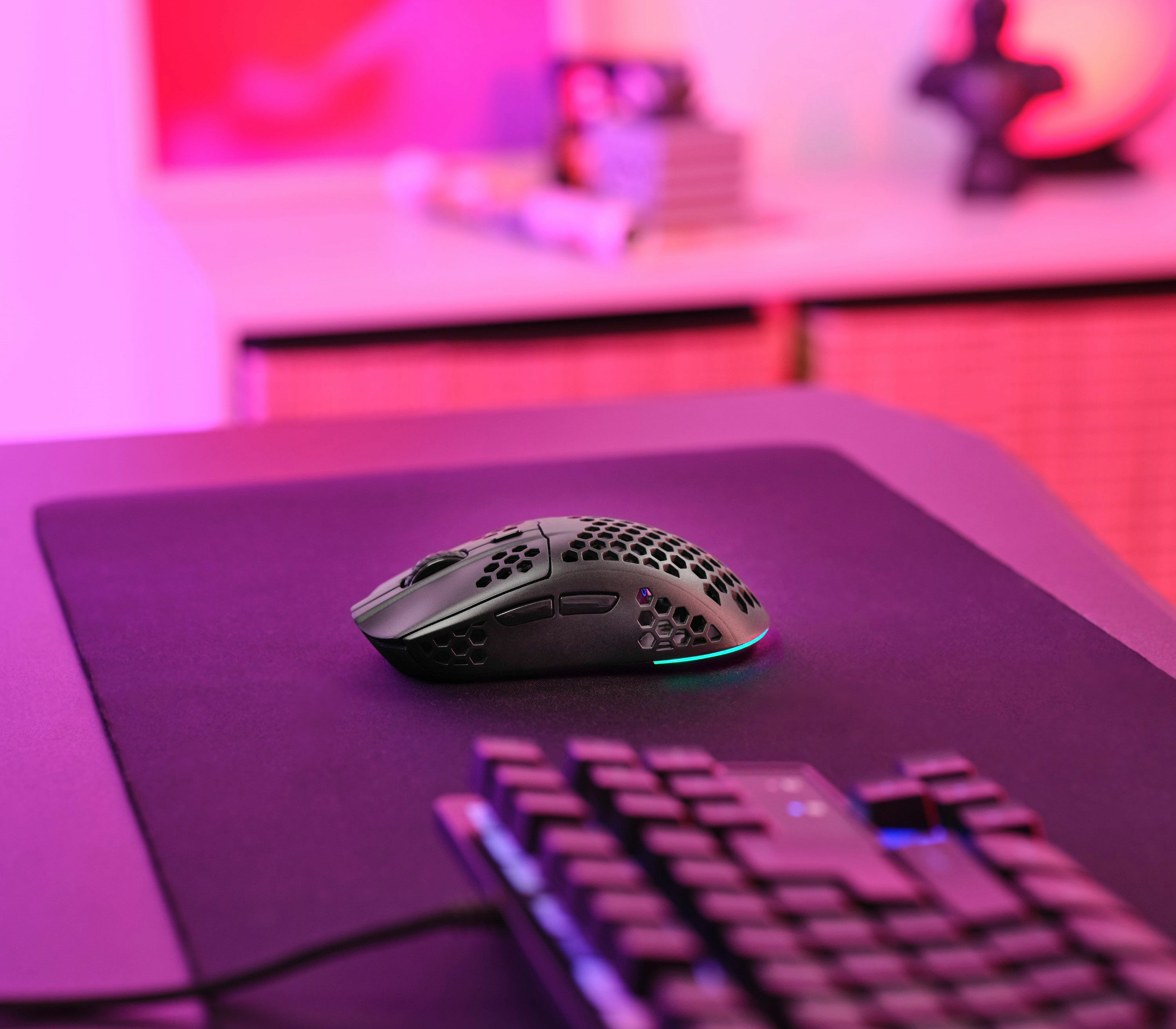 TRUST Gaming Helox Ultra-Light Wireless Gaming Mouse Black