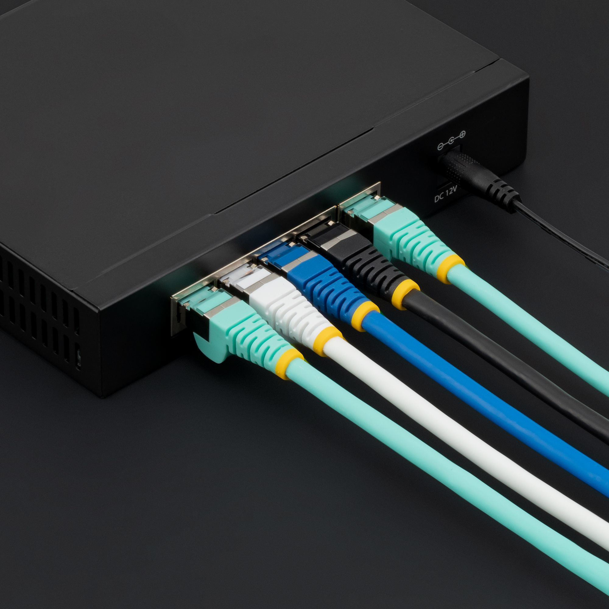 StarTech.com Câble Ethernet CAT6a 1,5m - LSZH, 10 GbE 100W PoE S/FTP - Cordon de raccordement - RJ-45 (M) pour RJ-45 (M) - 1.5 m - S/FTP - CAT 6a - IEEE 802.3bt - sans crochet, bloqué, moulé, sans halogène - blanc