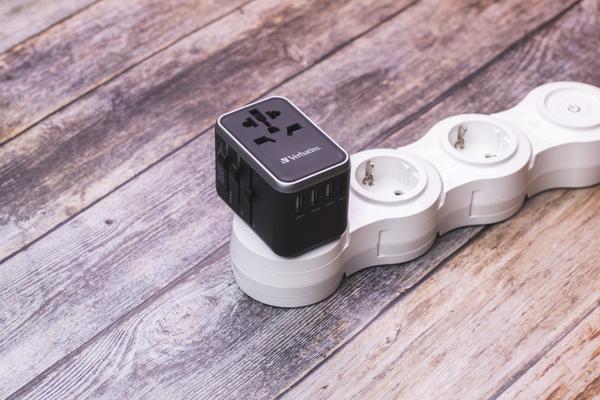 Verbatim UTA-04 - Adaptateur secteur - universel - 61 Watt - 3 A - QC 3.0, PD 3.0 - 5 connecteurs de sortie (2 x USB-C, 3 x USB Type A)