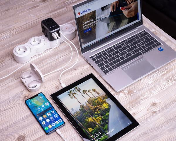Verbatim UTA-04 - Adaptateur secteur - universel - 61 Watt - 3 A - QC 3.0, PD 3.0 - 5 connecteurs de sortie (2 x USB-C, 3 x USB Type A)