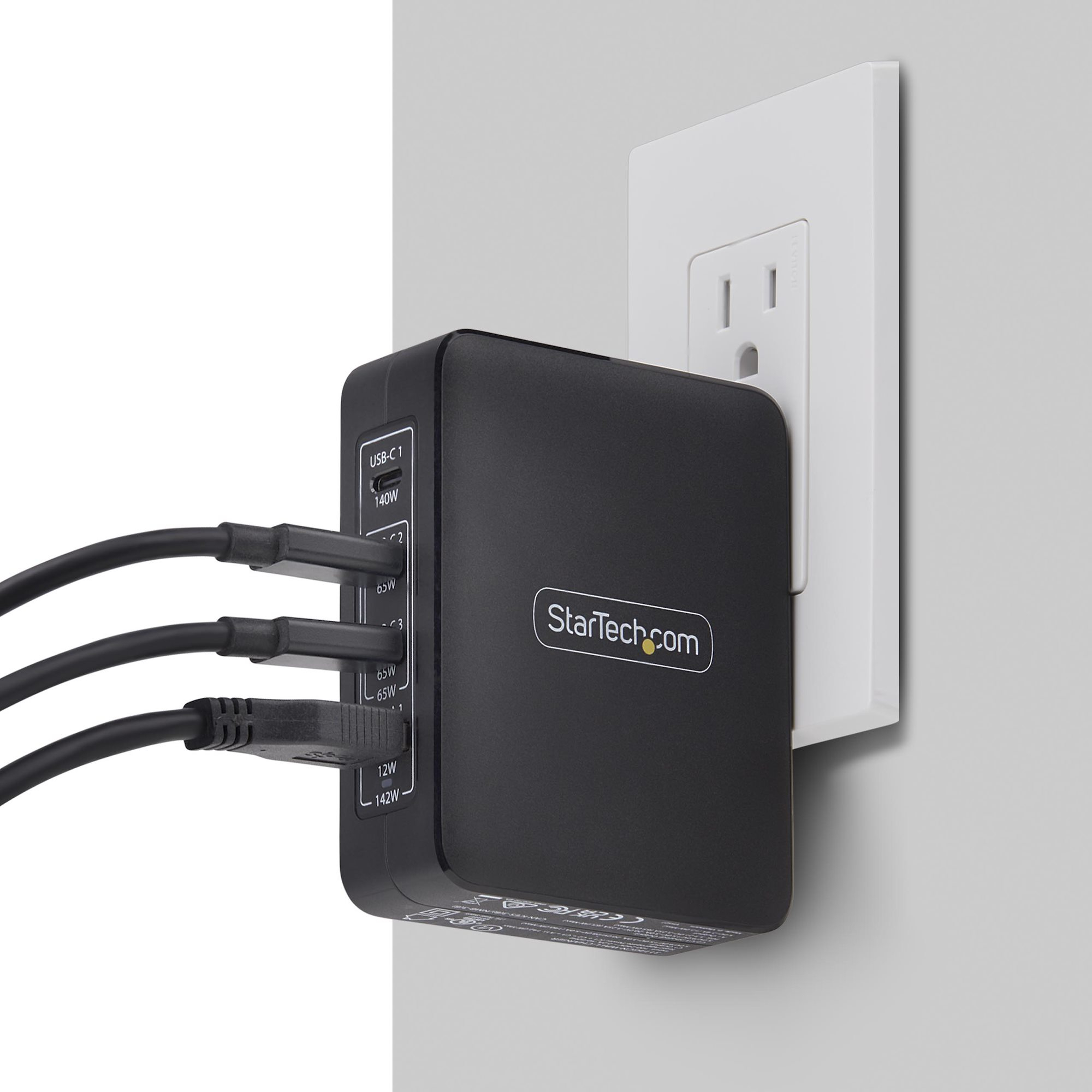 StarTech.com 140W USB-C Wall Charger, USB-C/USB-A, PD GaN Power Adapter - Adaptateur secteur - technologie GaN - 140 Watt - 5 A - Power Delivery 3.1 - 4 connecteurs de sortie (USB, 3 x USB-C) - noir