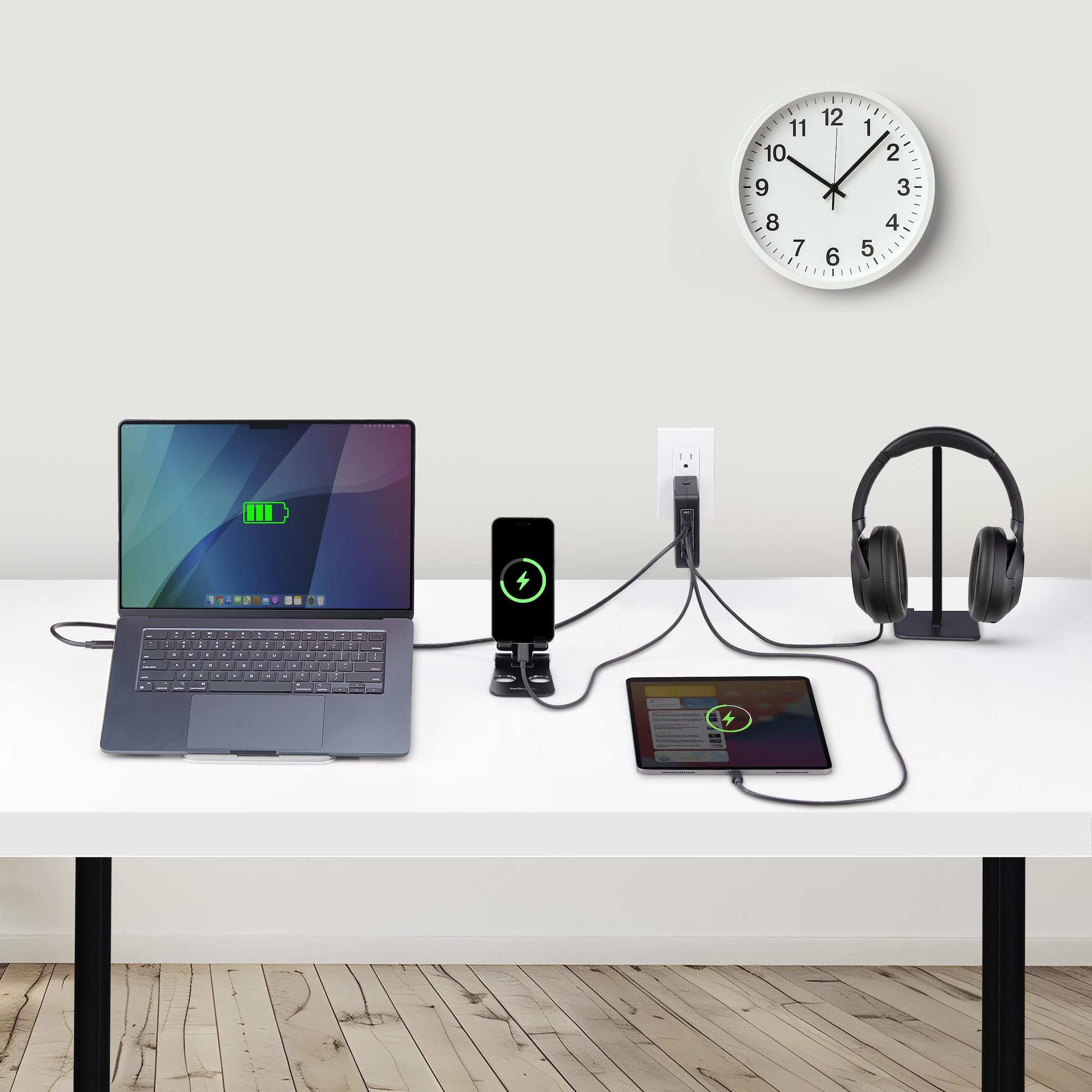 StarTech.com 140W USB-C Wall Charger, USB-C/USB-A, PD GaN Power Adapter - Adaptateur secteur - technologie GaN - 140 Watt - 5 A - Power Delivery 3.1 - 4 connecteurs de sortie (USB, 3 x USB-C) - noir