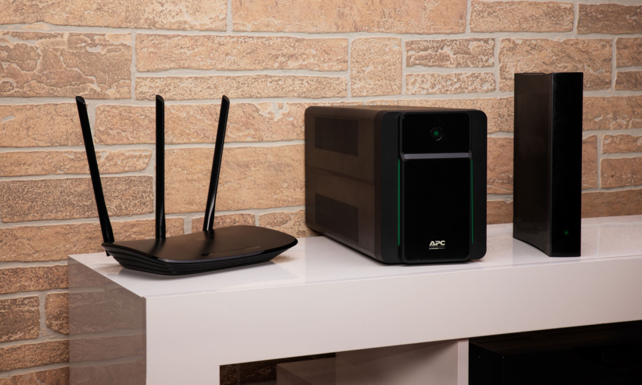 APC Back-UPS BX Series BX2200MI - Onduleur - CA 230 V - 1200 Watt - 2200 VA - 9 Ah - connecteurs de sortie : 6