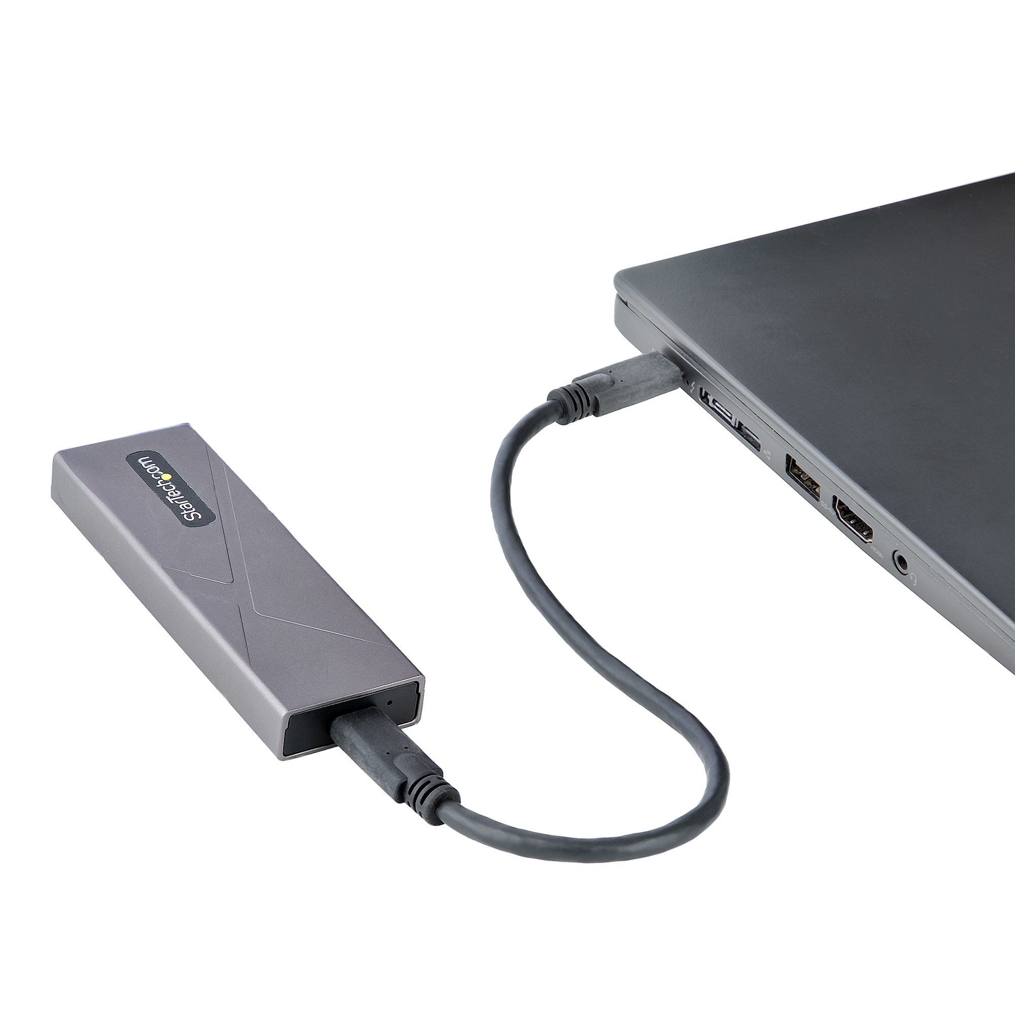 Transformez votre SSD PCIe M.2 NVMe ou SATA AHCI M.2 en une solution de stockage externe USB hautement portable. Ce boîtier est doté de l'USB 3.1 Gen 2 (10Gbps) avec prise en charge de l'UASP et PCIe 3.0 offrant des vitesses de transfert de données réelle