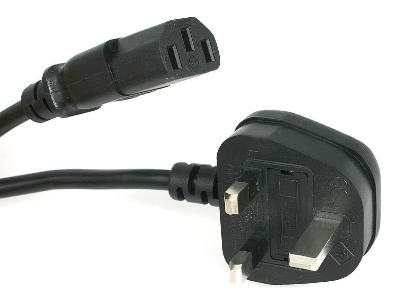 StarTech.com Câble d'Alimentation pour PC UK, BS 1363 à C13, 18AWG - Câble d'alimentation - BS 1363 (P) pour power IEC 60320 C13 - CA 250 V - 10 A - 1 m - moulé - noir