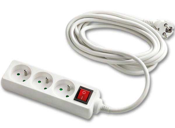 1 Bloc multiprises 3 prises - Câble 4 mètres