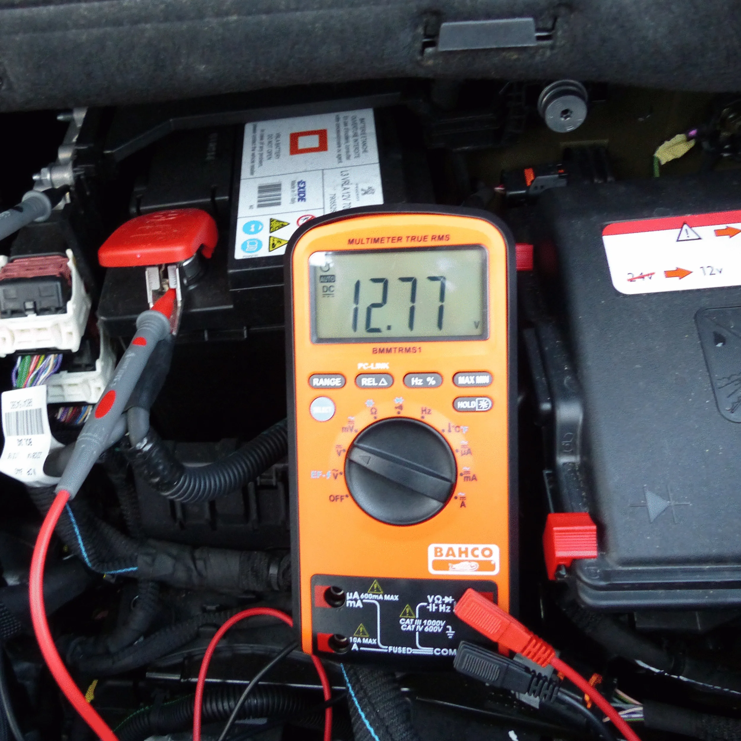 MULTIMETRE DIGITAL PORTEE AUTOMATIQUE 