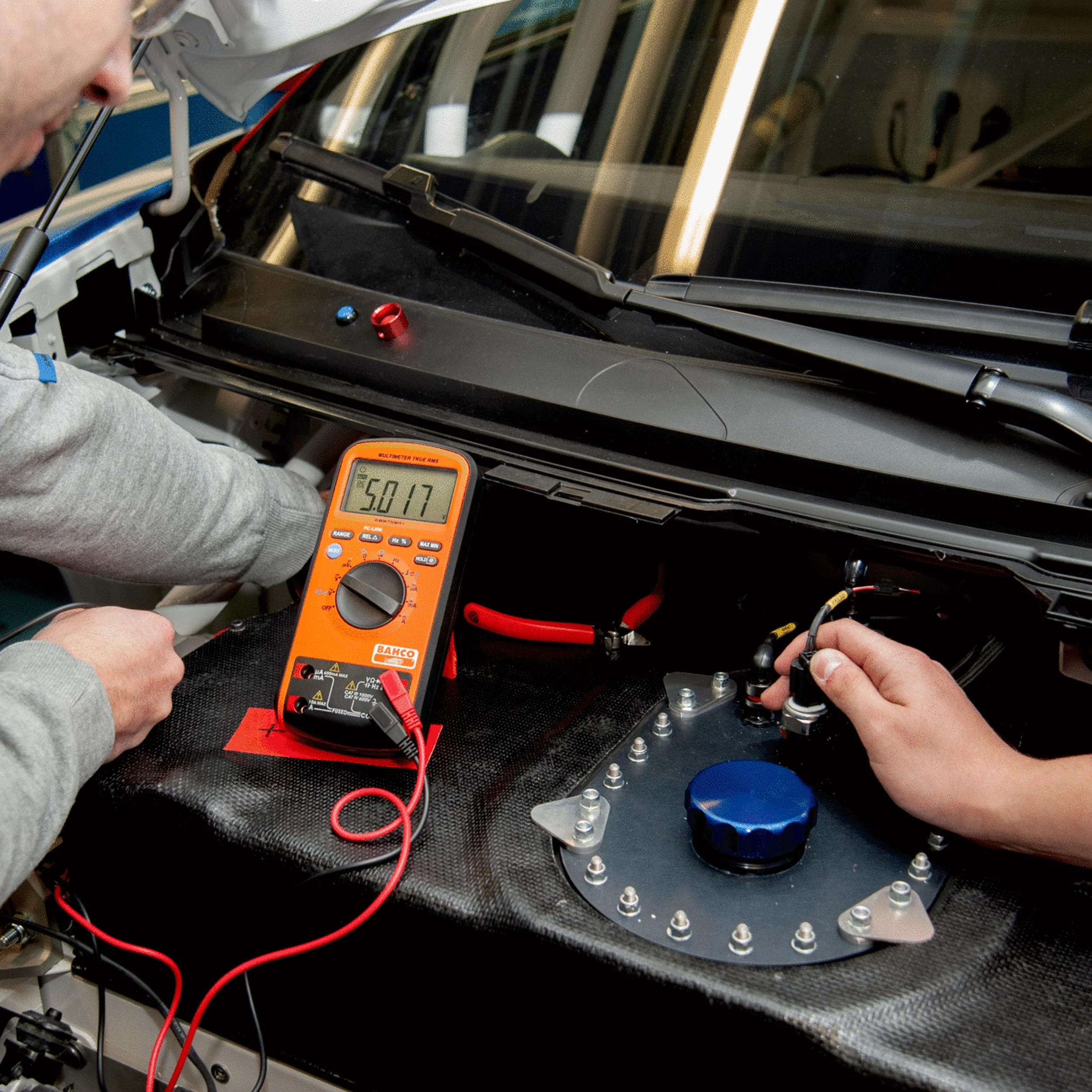 MULTIMETRE DIGITAL PORTEE AUTOMATIQUE 