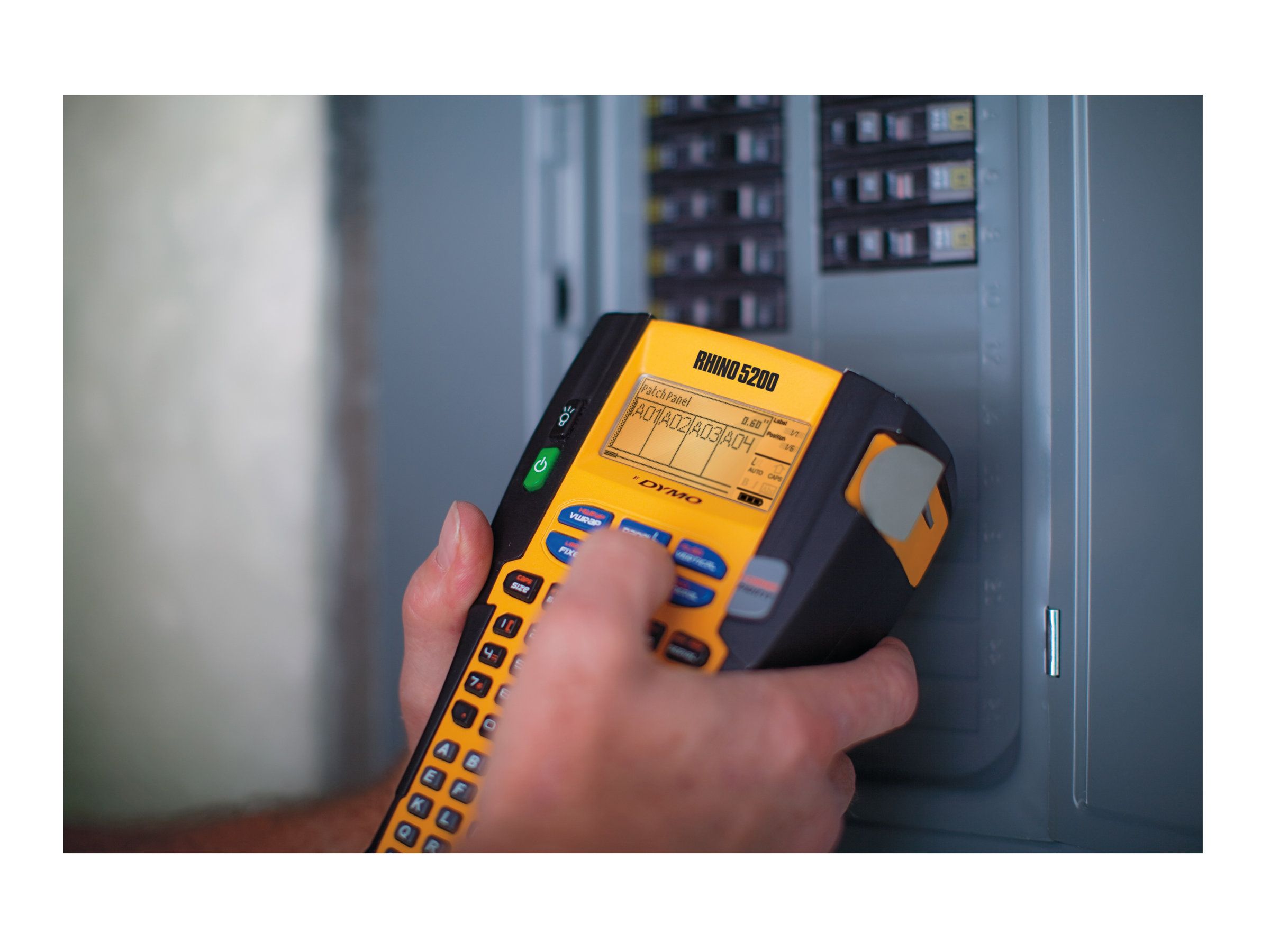 1 Titreuse RHINO Pro 5200 avec mallette