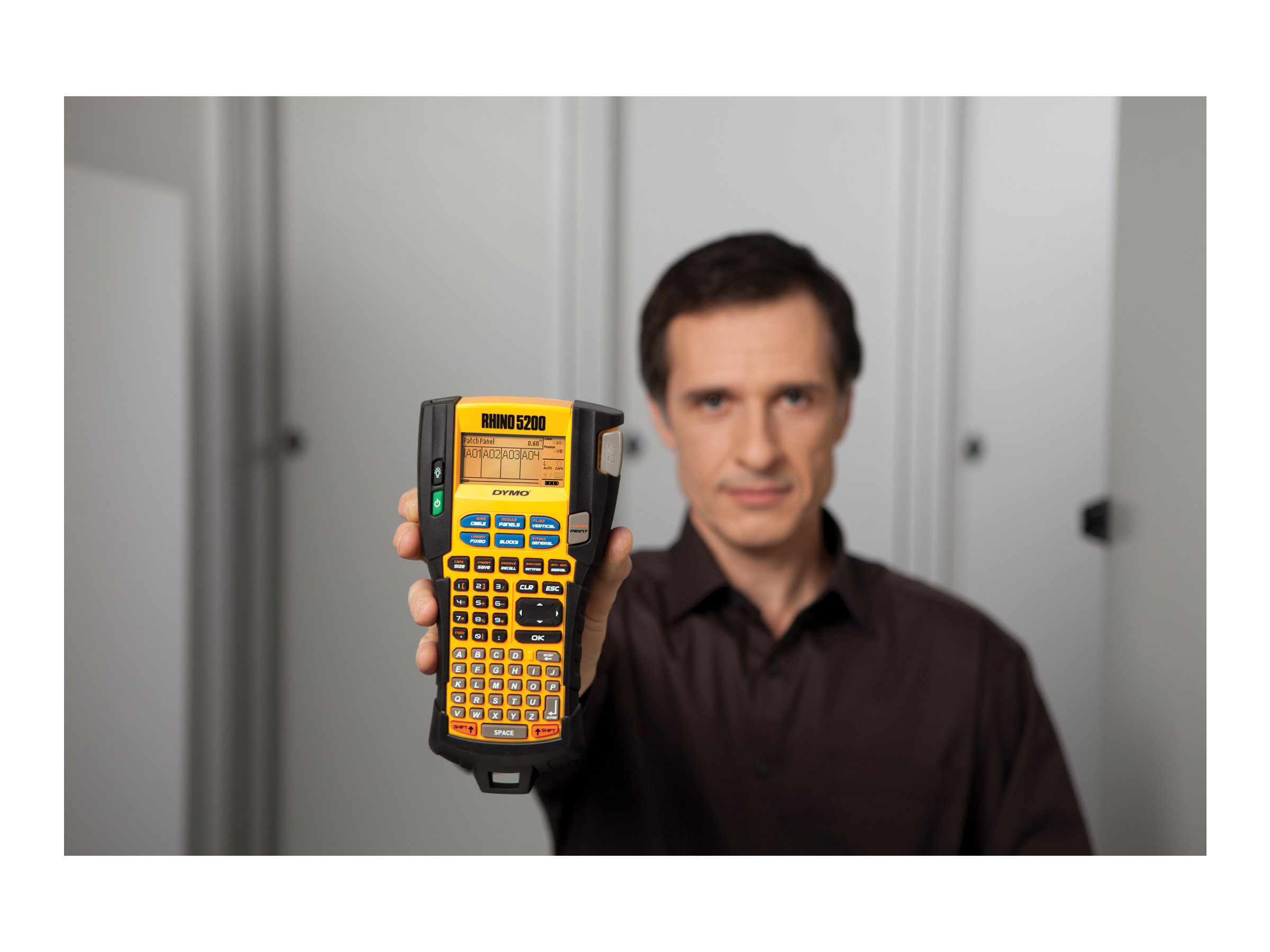 1 Titreuse RHINO Pro 5200 avec mallette