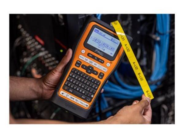 1 Etiqueteuse + mallette Brother PT-E560BTVP